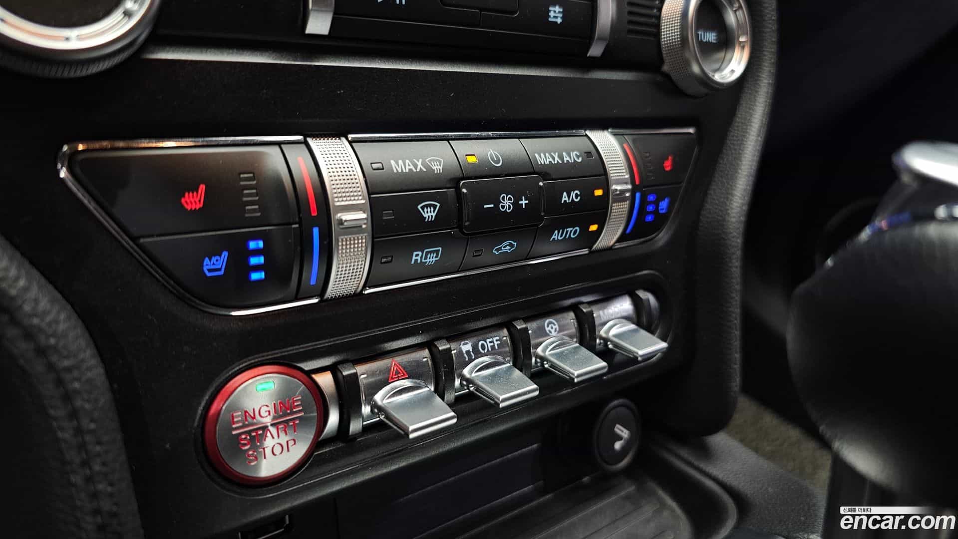Mustang Ford 2020.8-OPTION-045