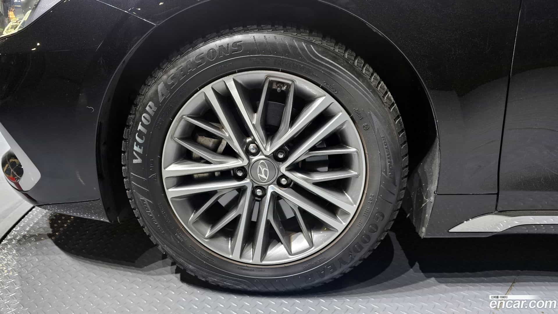 Grandeur Hyundai 2018.2-OUTER-005