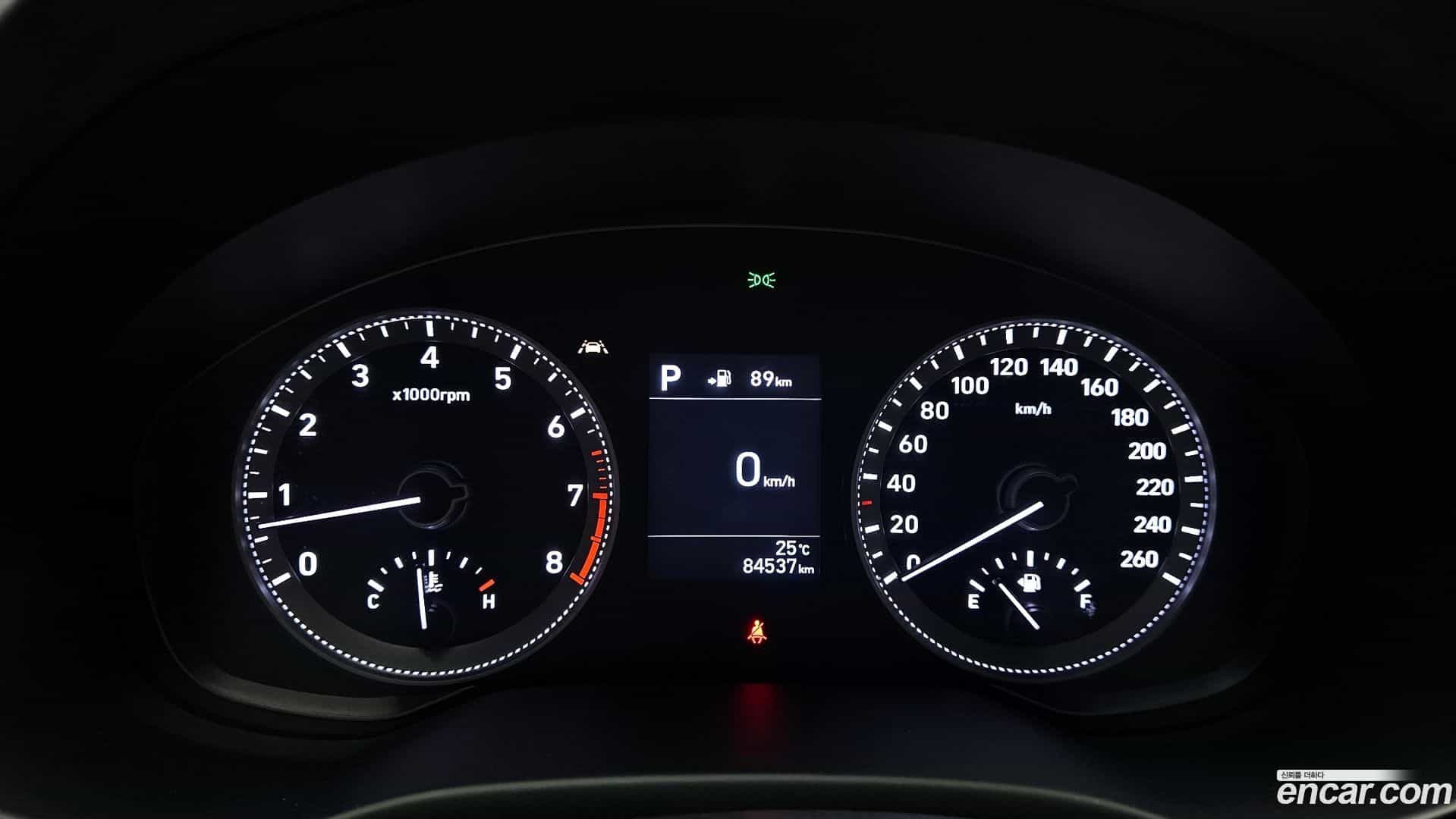 Grandeur Hyundai 2018.2-INNER-008