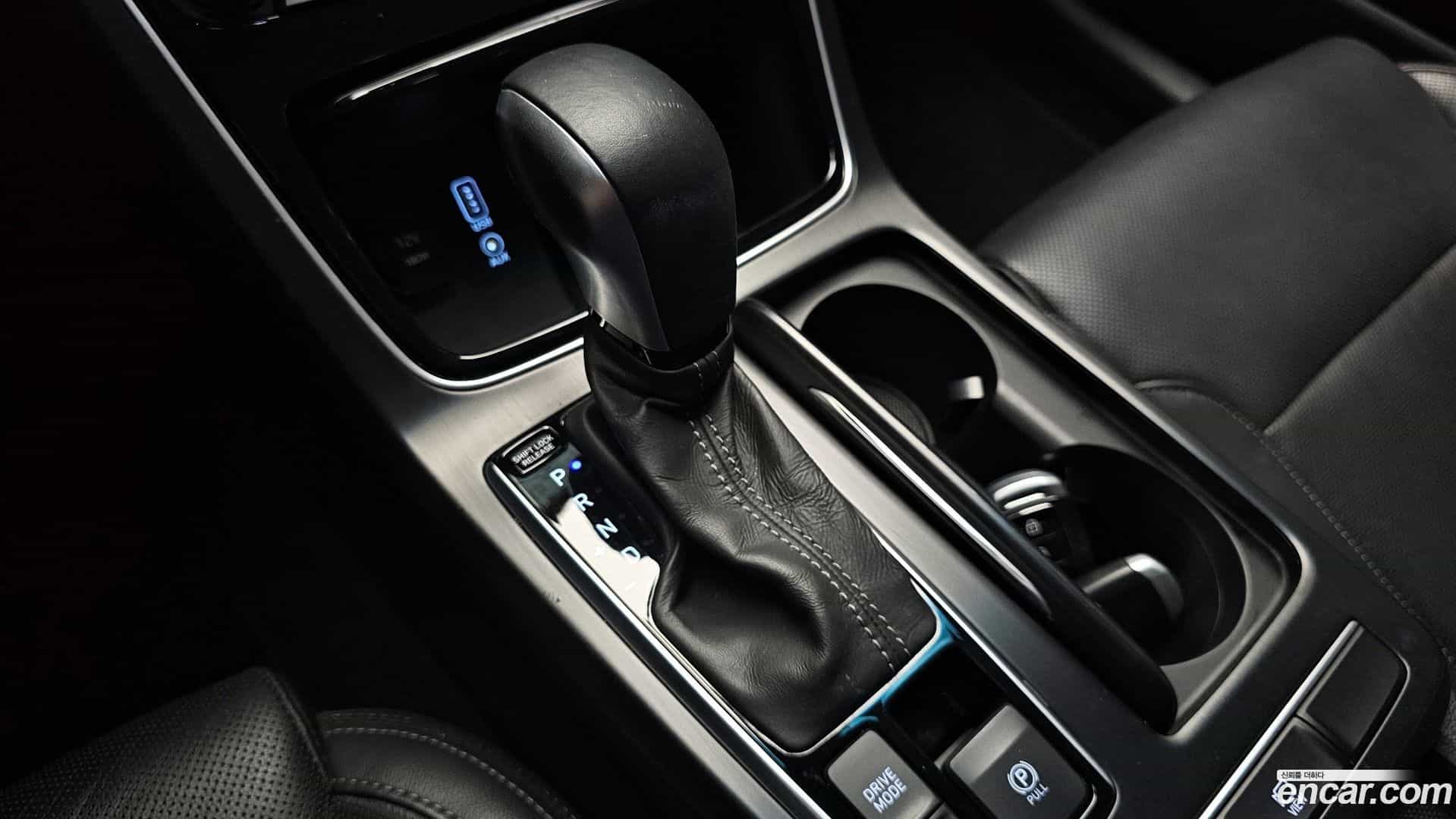 Grandeur Hyundai 2018.2-INNER-009