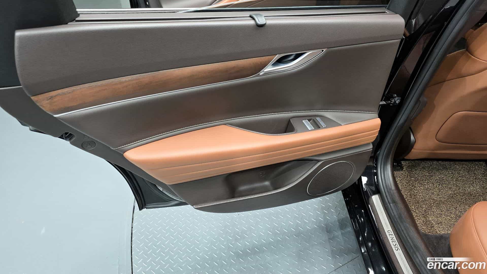 G80 Genesis 2022.2-INNER-035