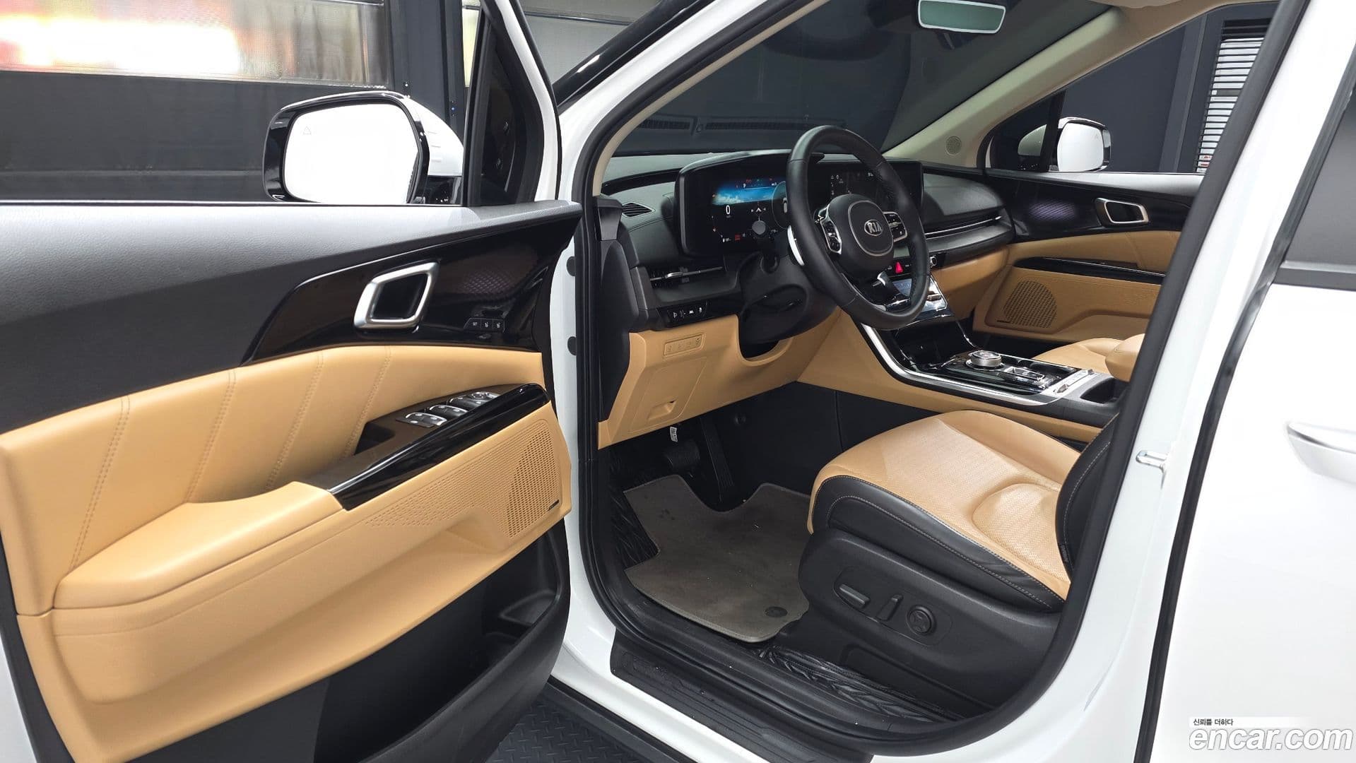 Main__Slider__Photo:Canival Kia 2021.0-9
