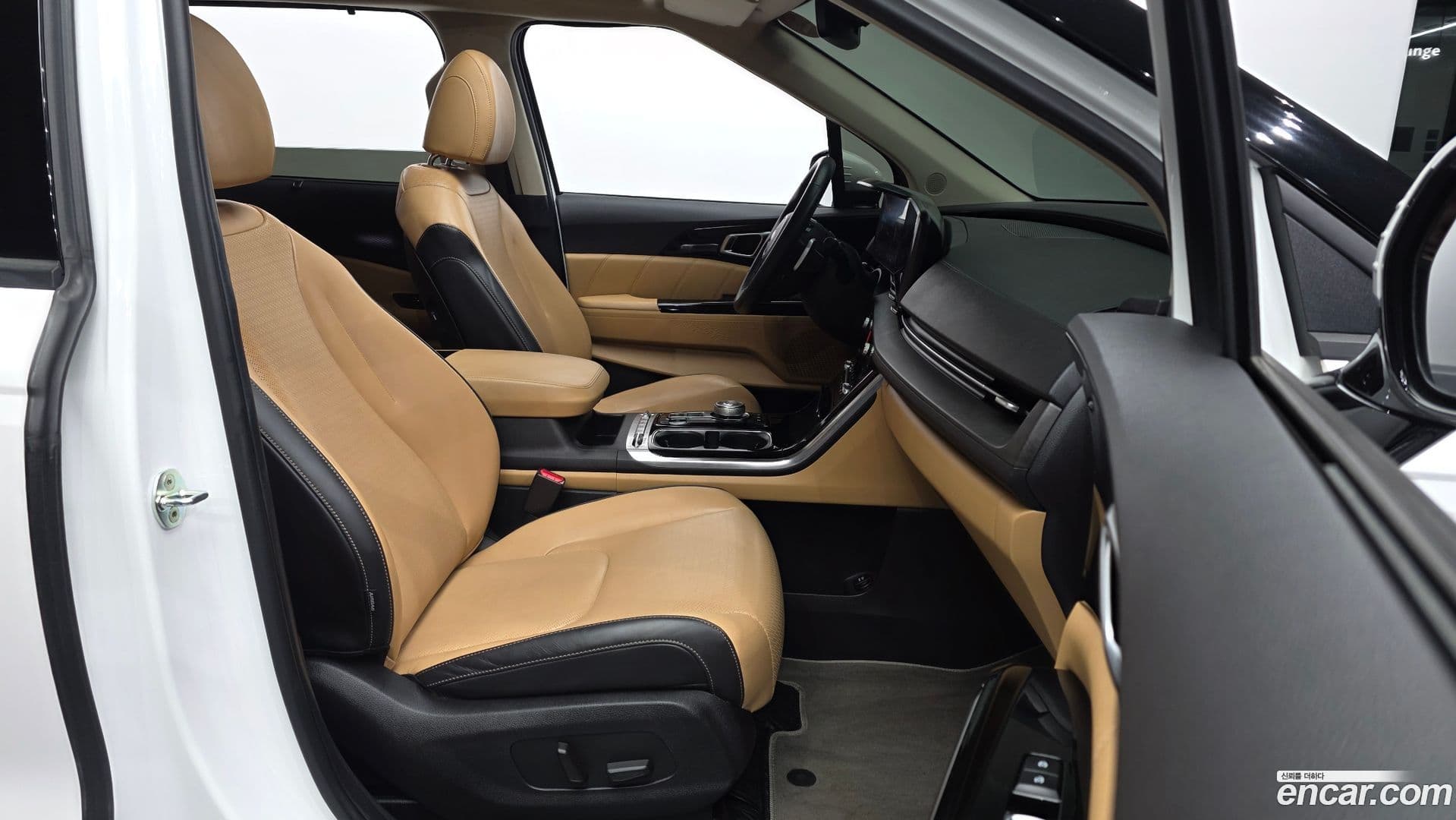 Main__Slider__Photo:Canival Kia 2021.0-10