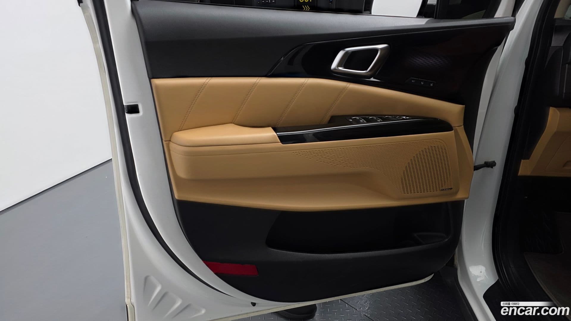 Main__Slider__Photo:Canival Kia 2021.0-23