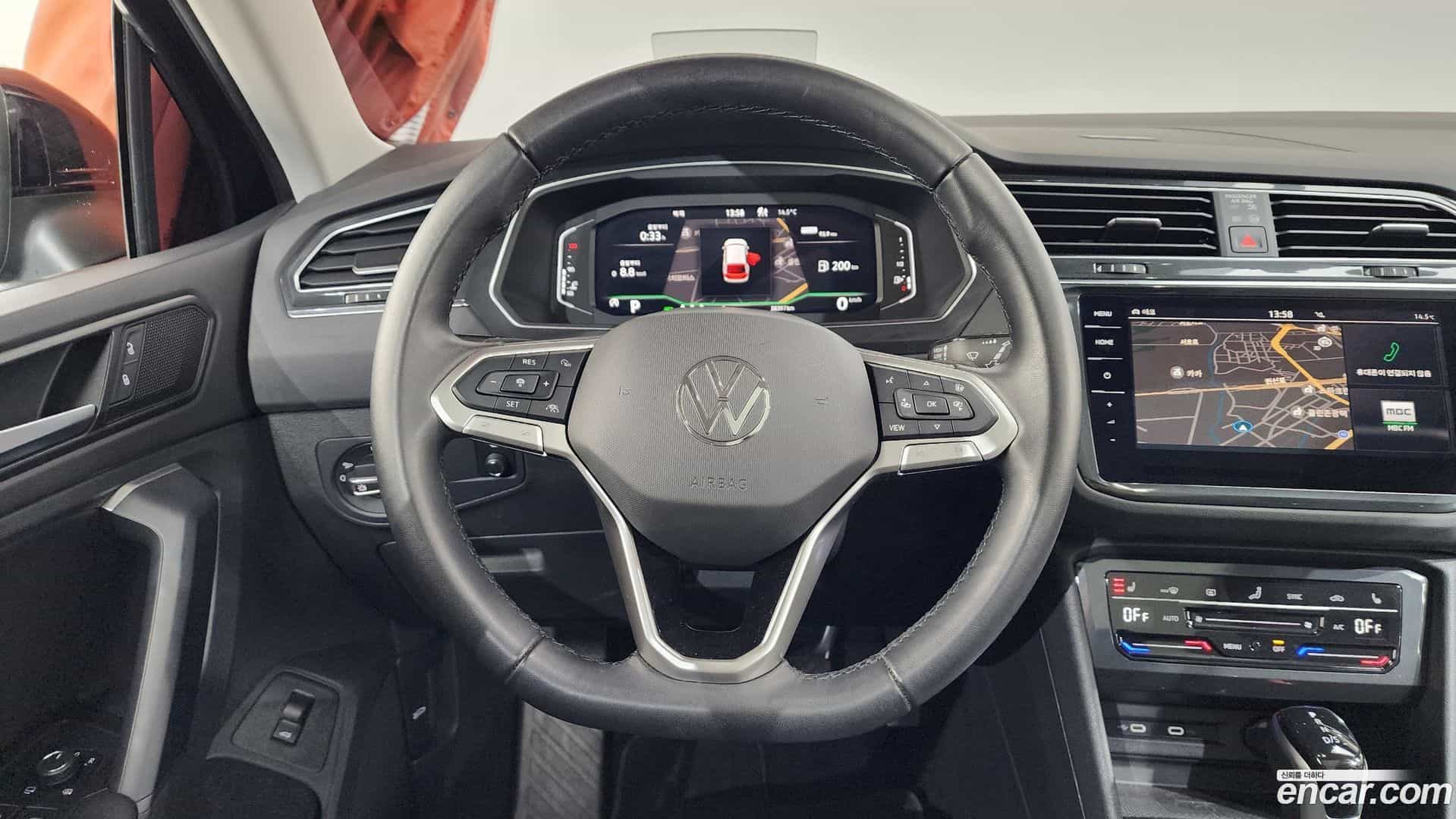 Tiguan Volkswagen 2023.9-OPTION-017