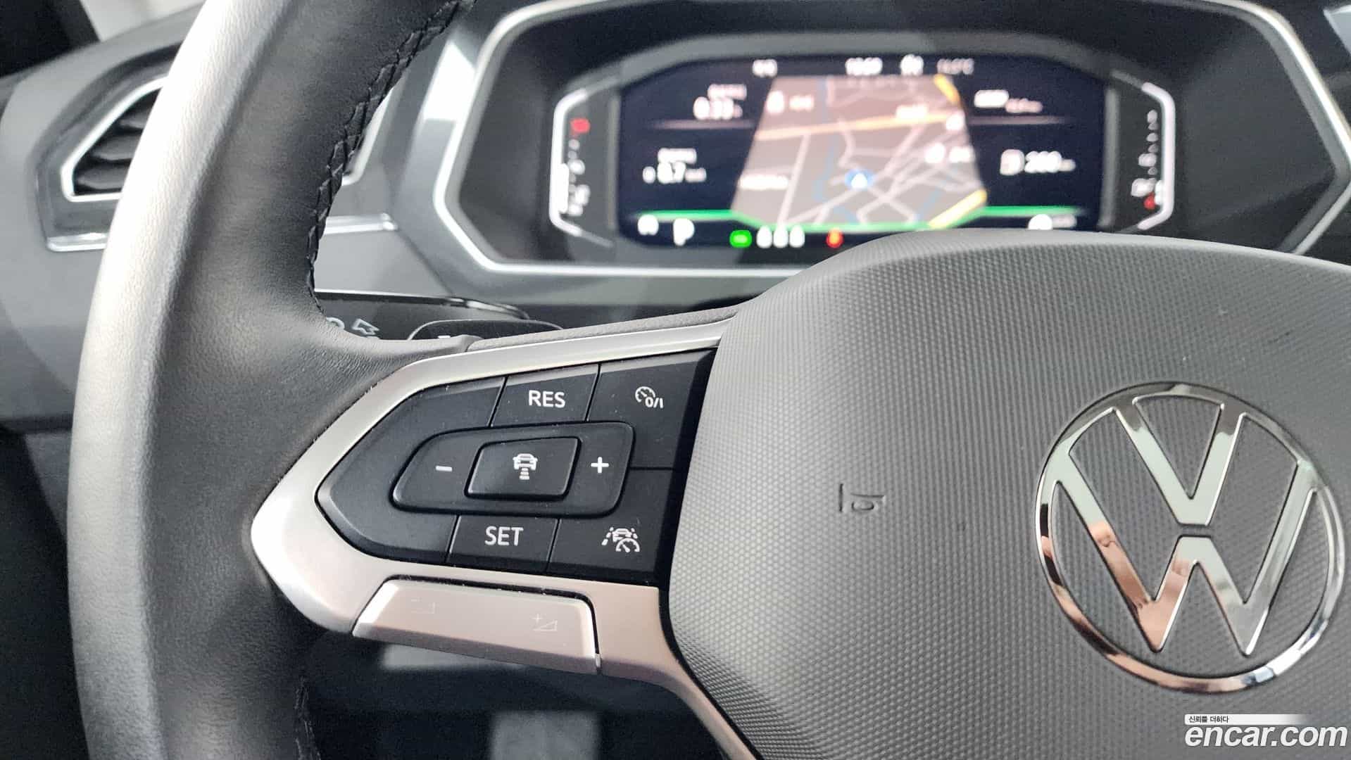 Tiguan Volkswagen 2023.9-OPTION-020