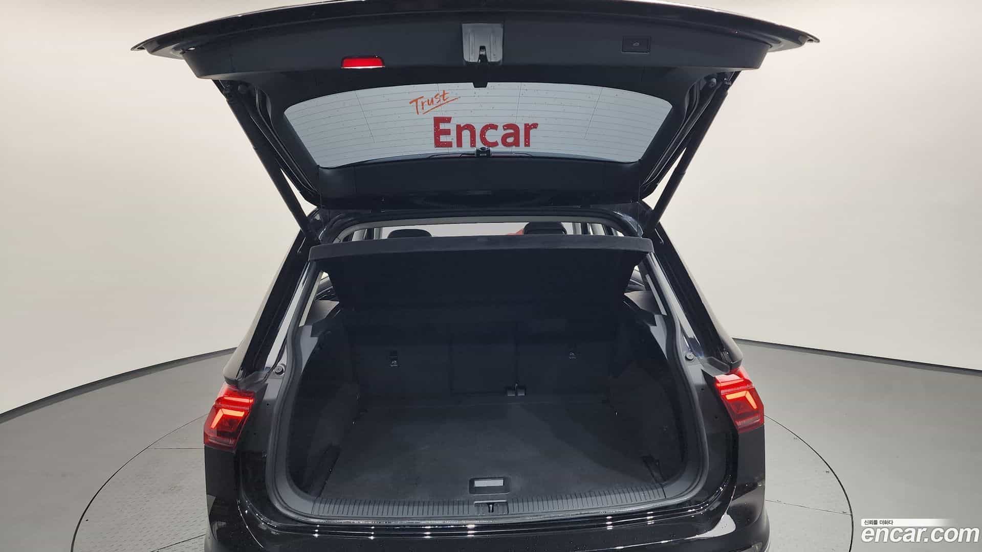 Tiguan Volkswagen 2023.9-OPTION-022