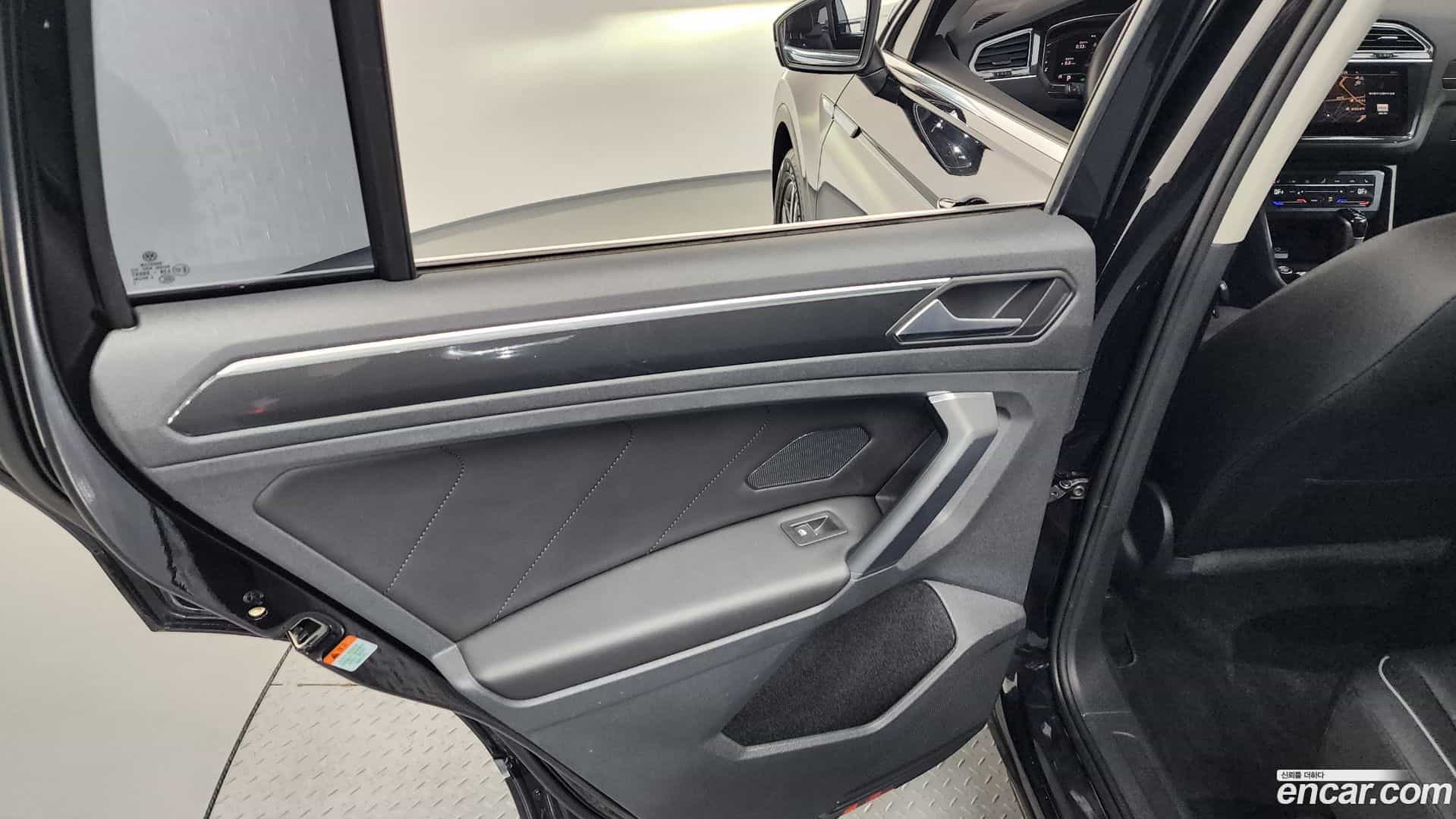 Tiguan Volkswagen 2023.9-INNER-035