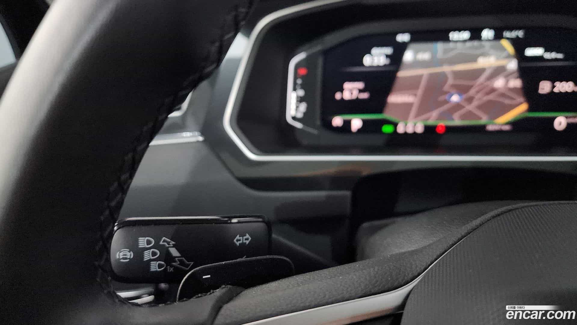 Tiguan Volkswagen 2023.9-OPTION-041