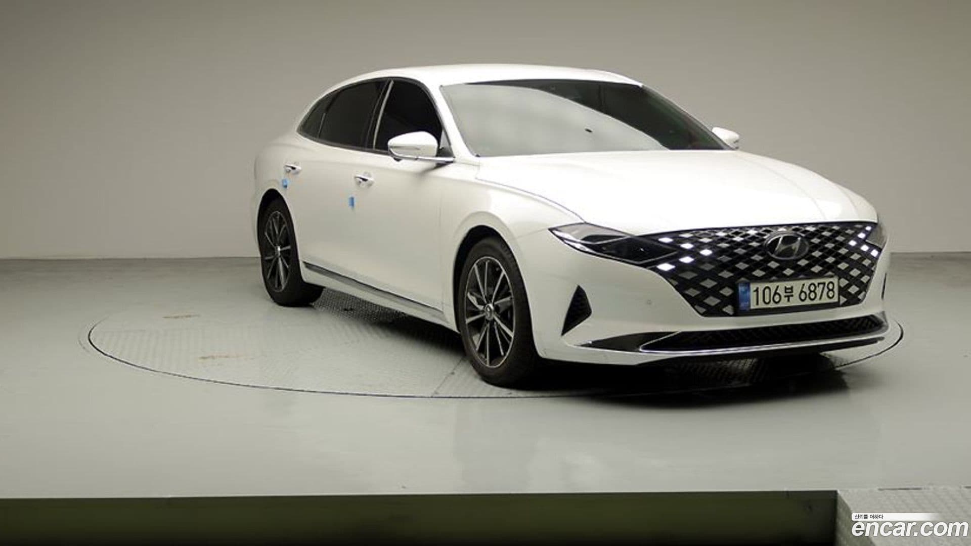 Main__Slider__Photo:Grandeur Hyundai 2021.6-0
