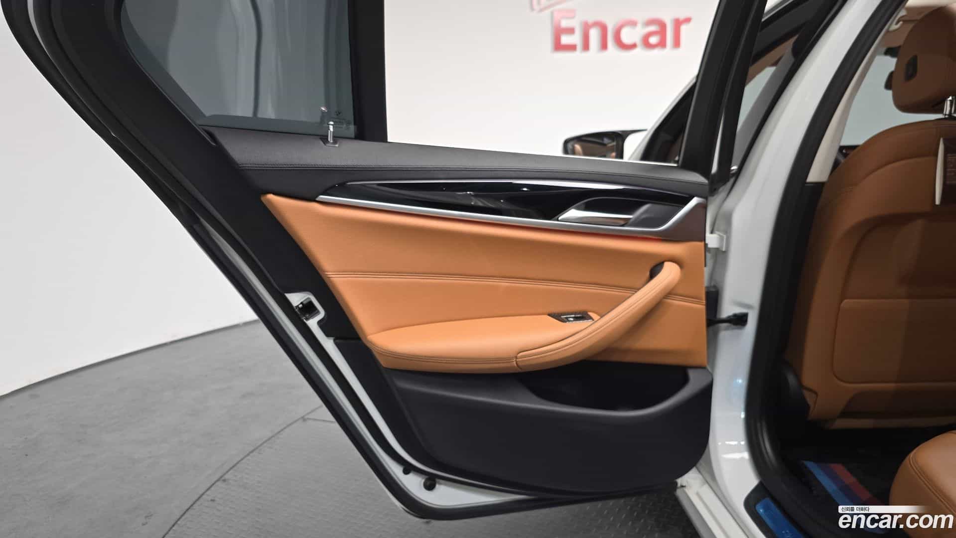 5-Series BMW 2020.4-INNER-035