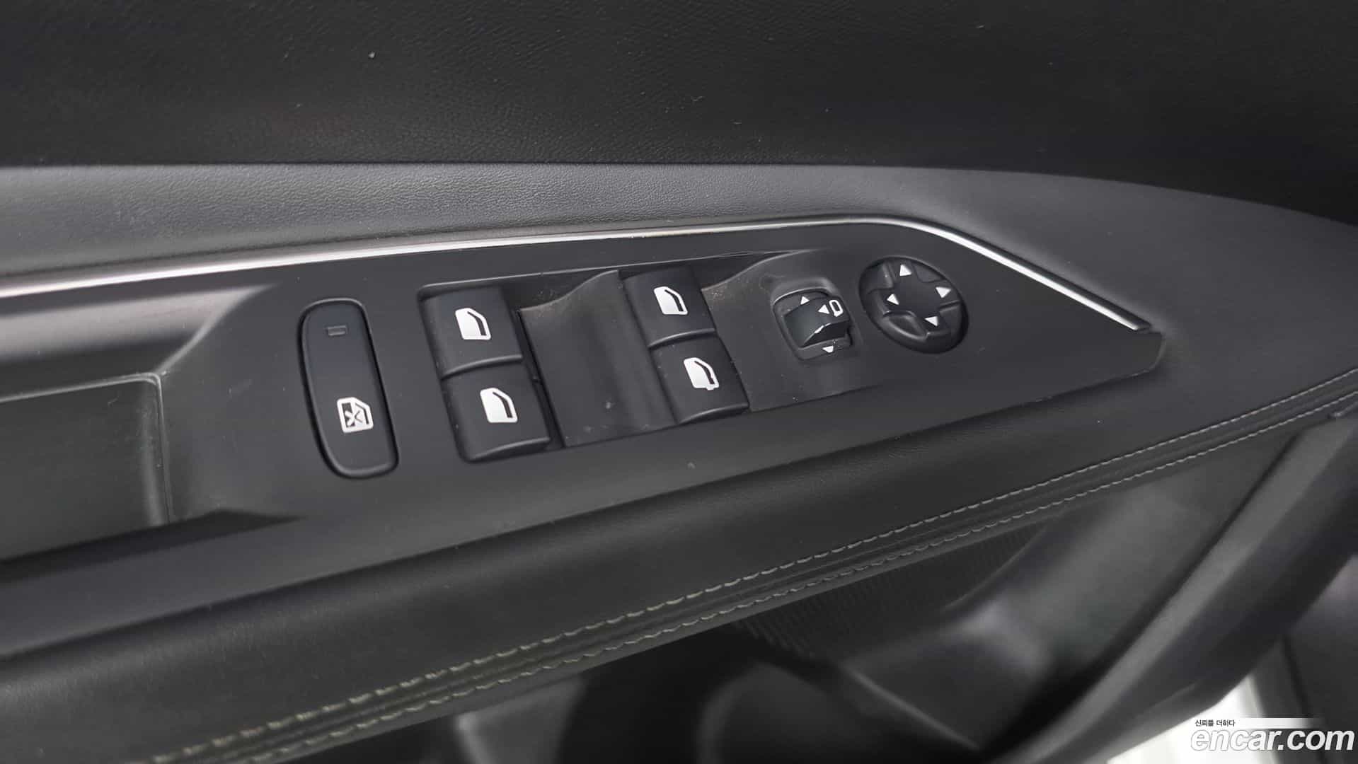 3008 Peugeot 2019.11-OPTION-042
