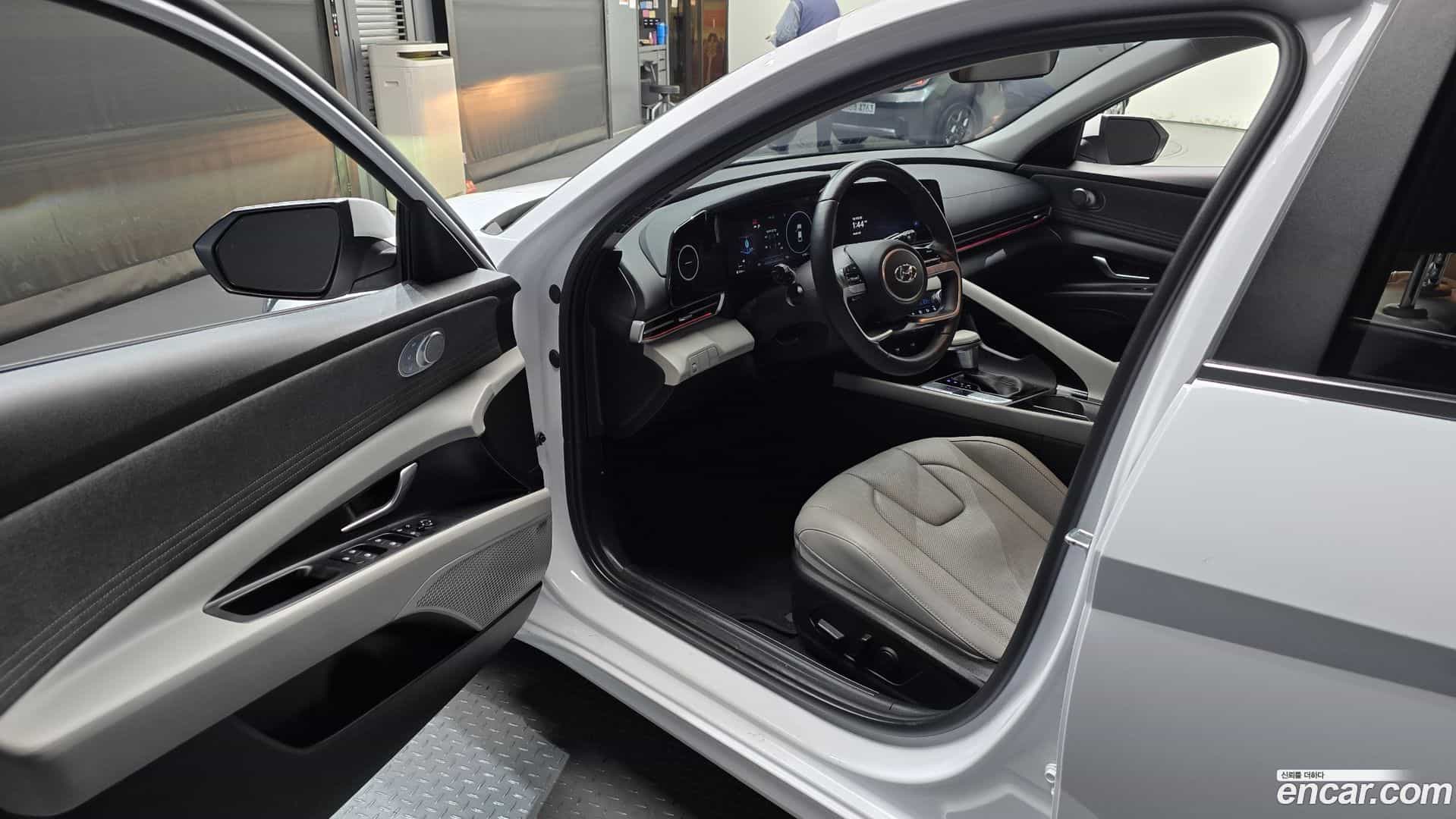 AVANTE Hyundai 2021.11-INNER-010