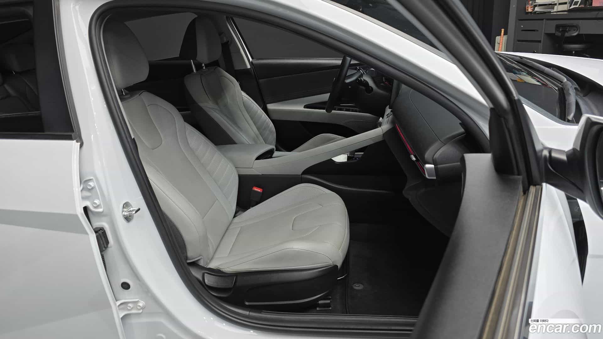 AVANTE Hyundai 2021.11-OPTION-016