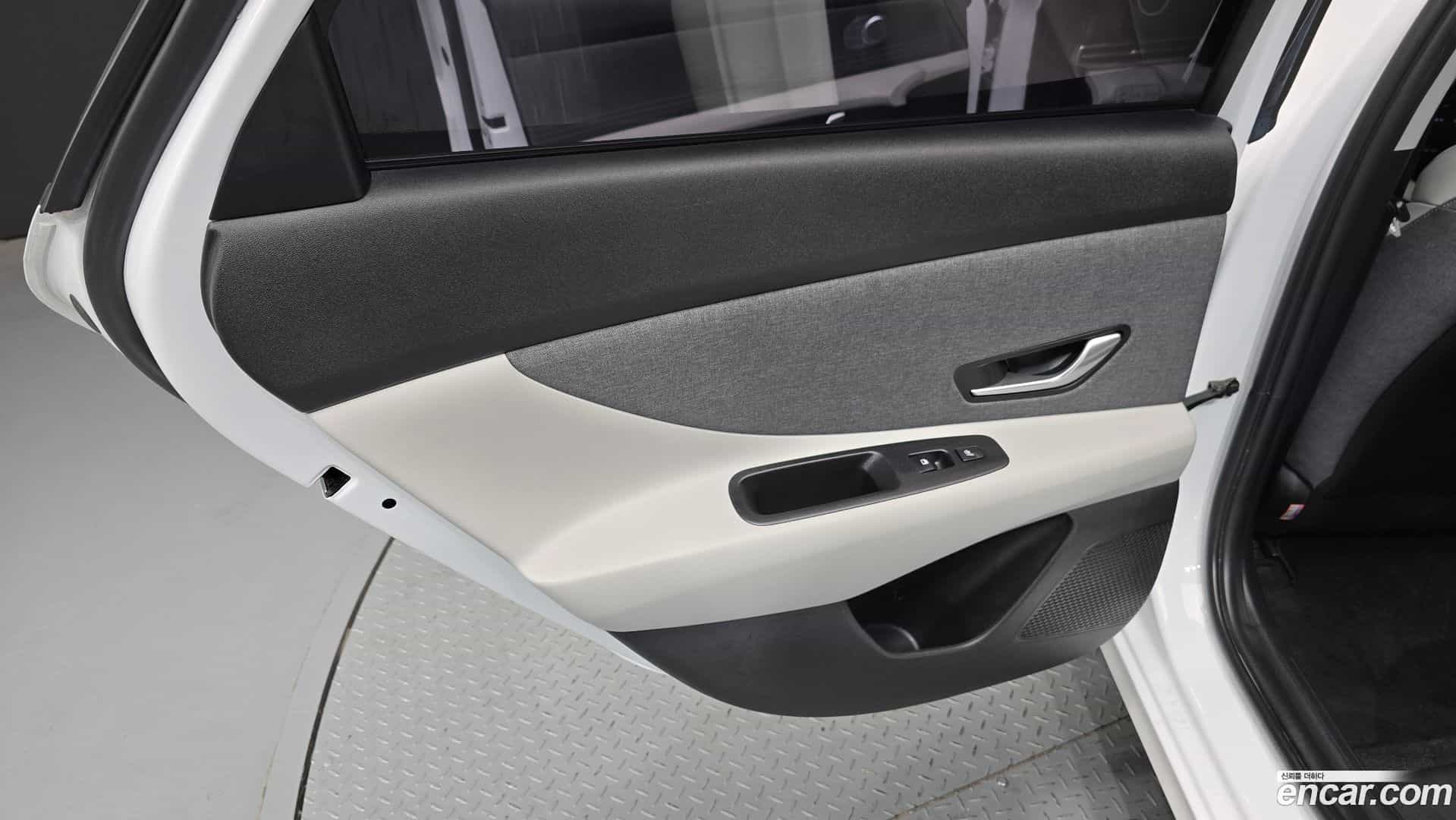 AVANTE Hyundai 2021.11-INNER-035