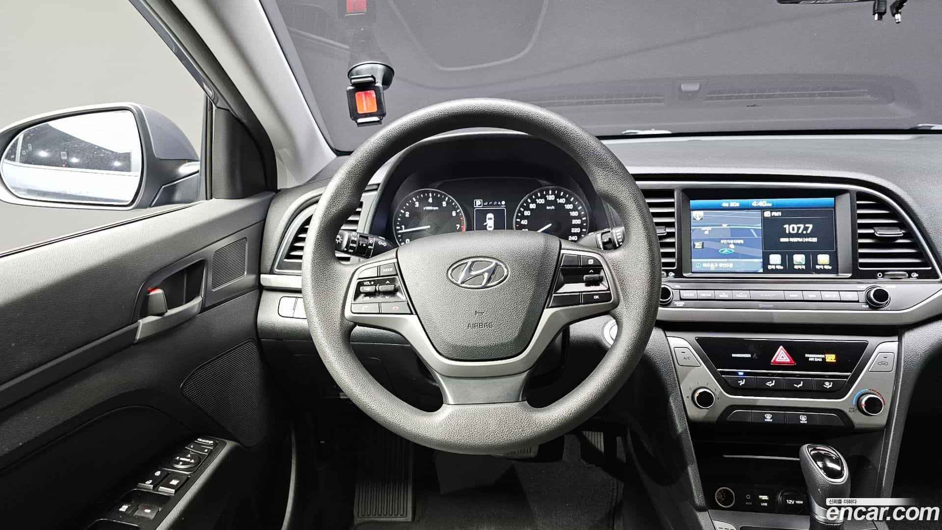 AVANTE Hyundai 2017.8-OPTION-017