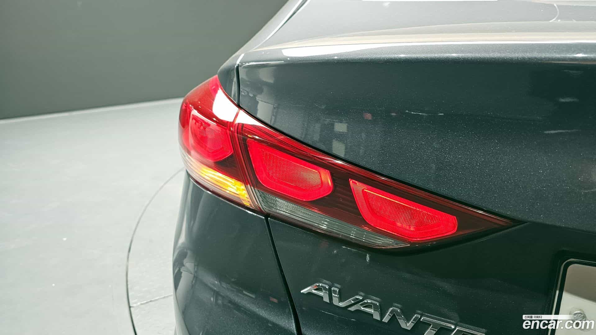 AVANTE Hyundai 2017.8-OUTER-033