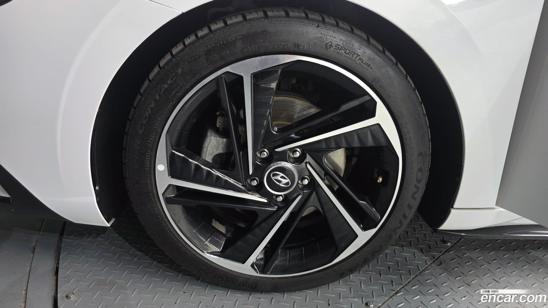 Main__Slider__Photo:AVANTE Hyundai 2022.2-4