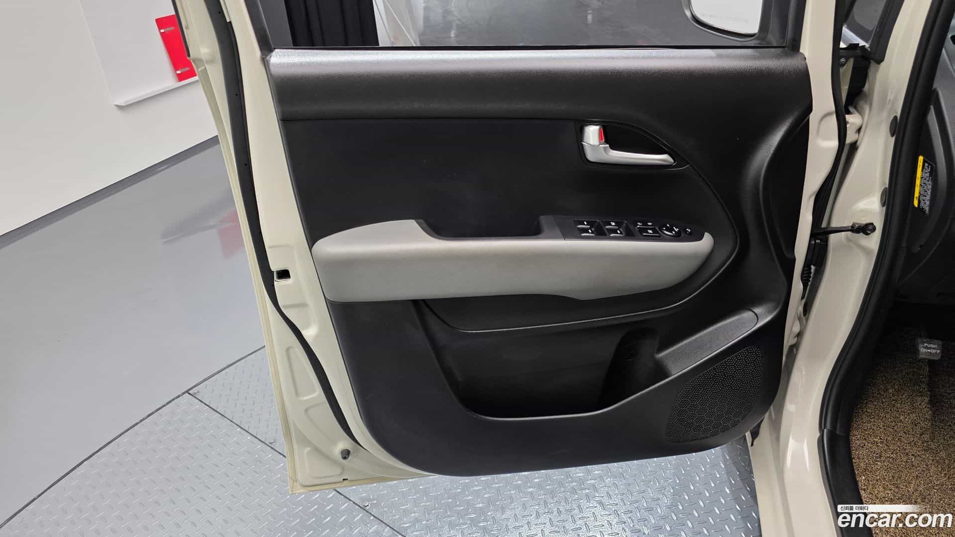 RAY Kia 2022.5-INNER-034