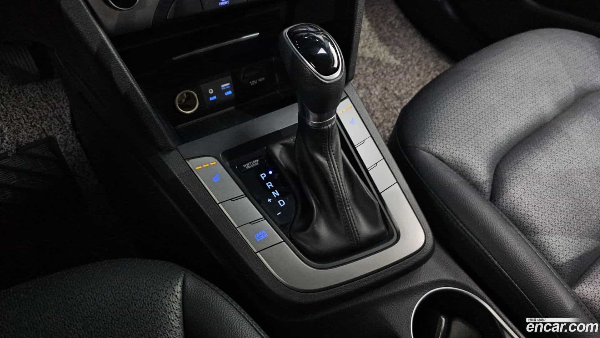 AVANTE Hyundai 2018.3-INNER-009