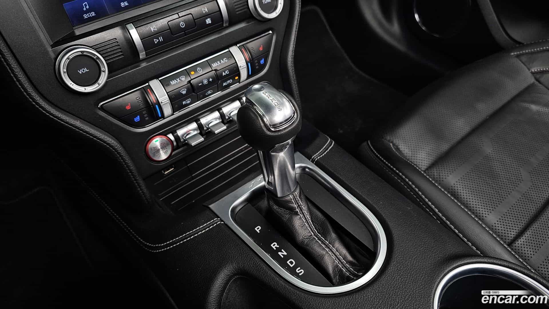 Mustang Ford 2023.8-INNER-009