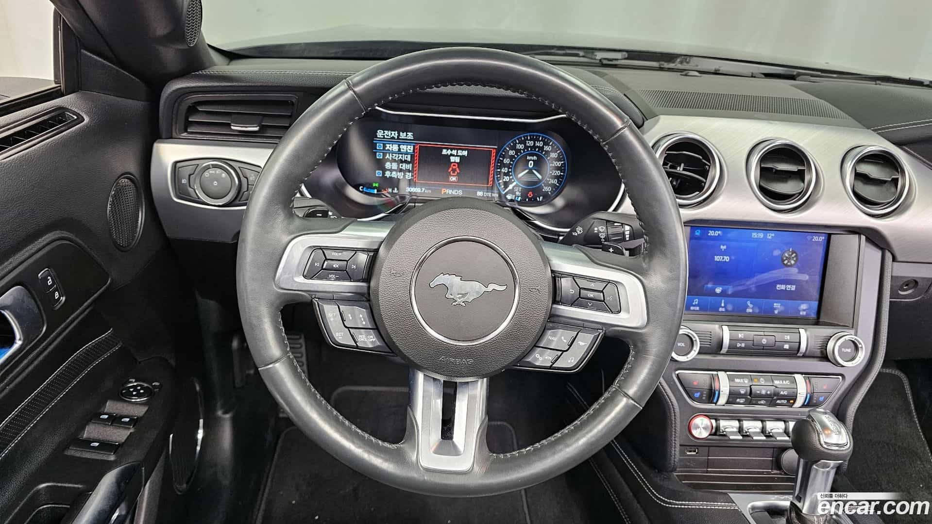 Mustang Ford 2023.8-OPTION-017
