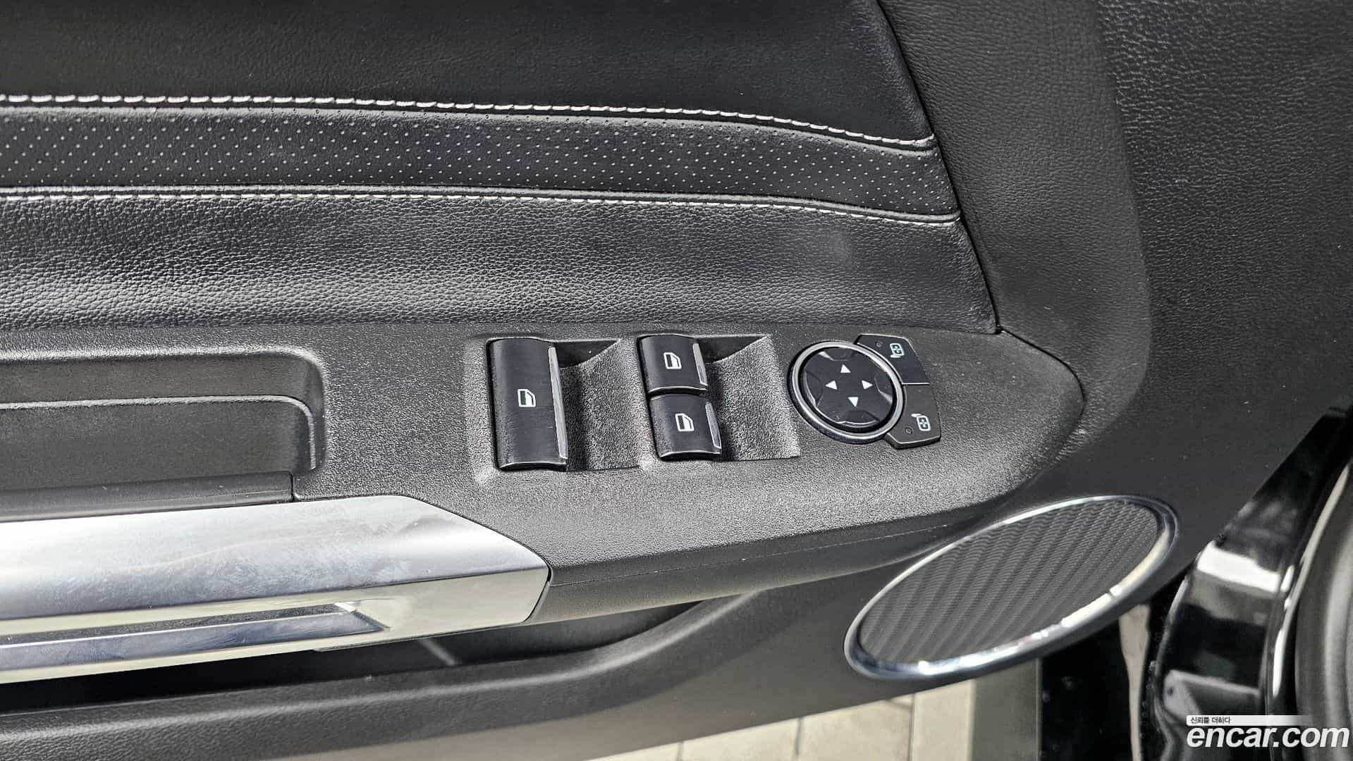 Mustang Ford 2023.8-OPTION-046