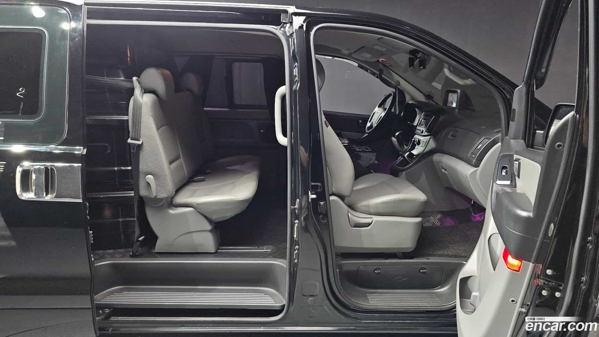 Starex Hyundai 2018.4-OPTION-023
