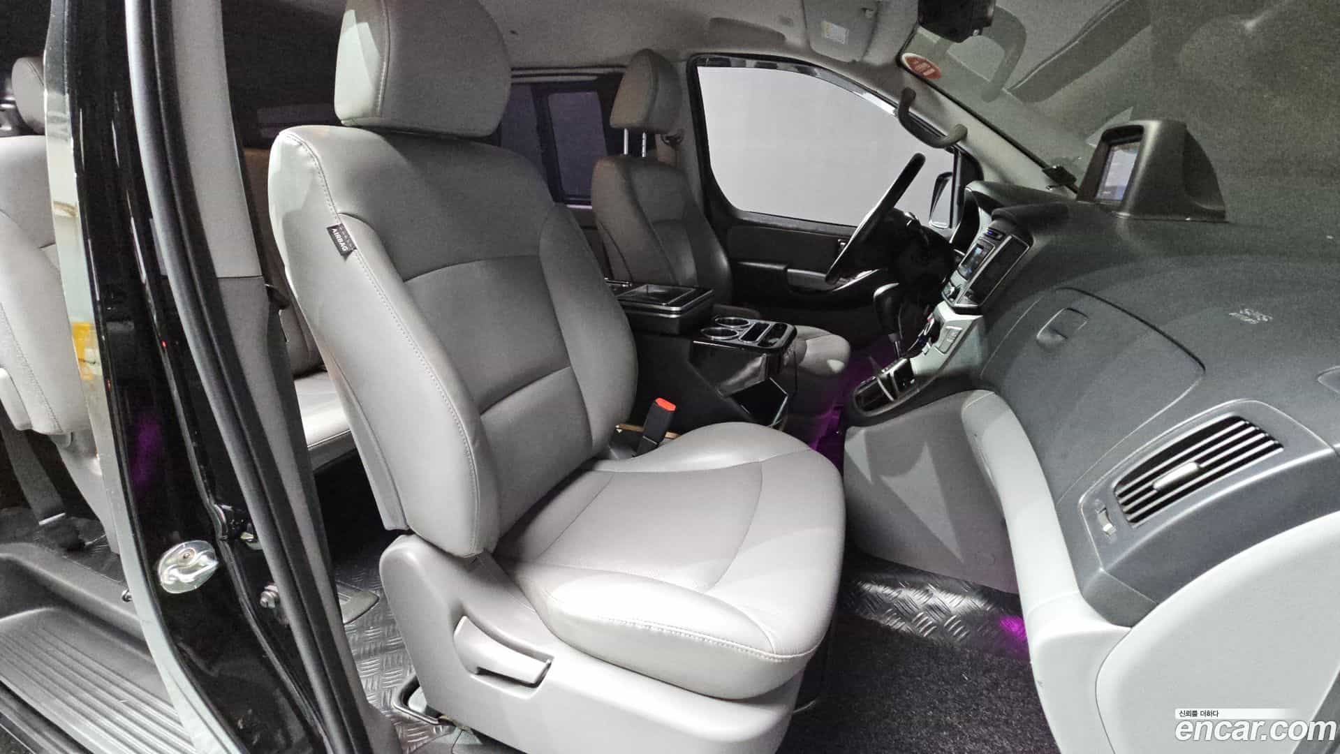 Starex Hyundai 2018.4-INNER-036