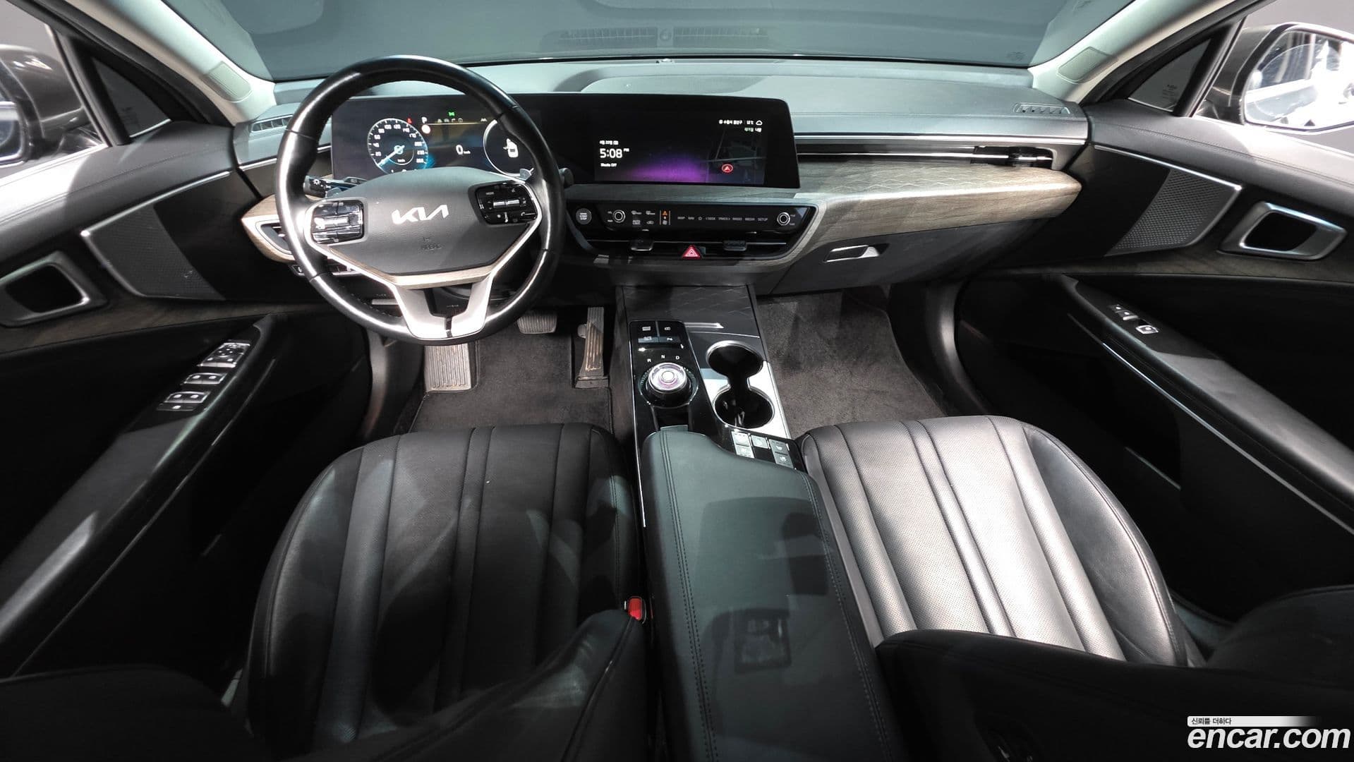 Main__Slider__Photo:K8 Kia 2021.10-6
