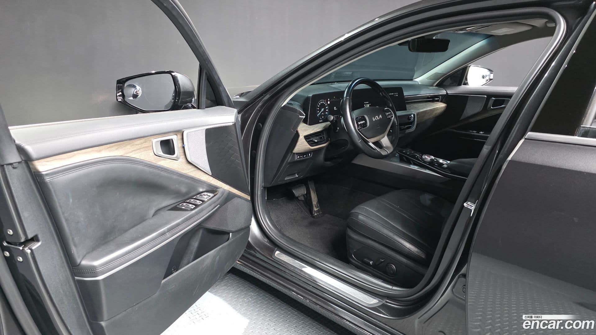 Main__Slider__Photo:K8 Kia 2021.10-9