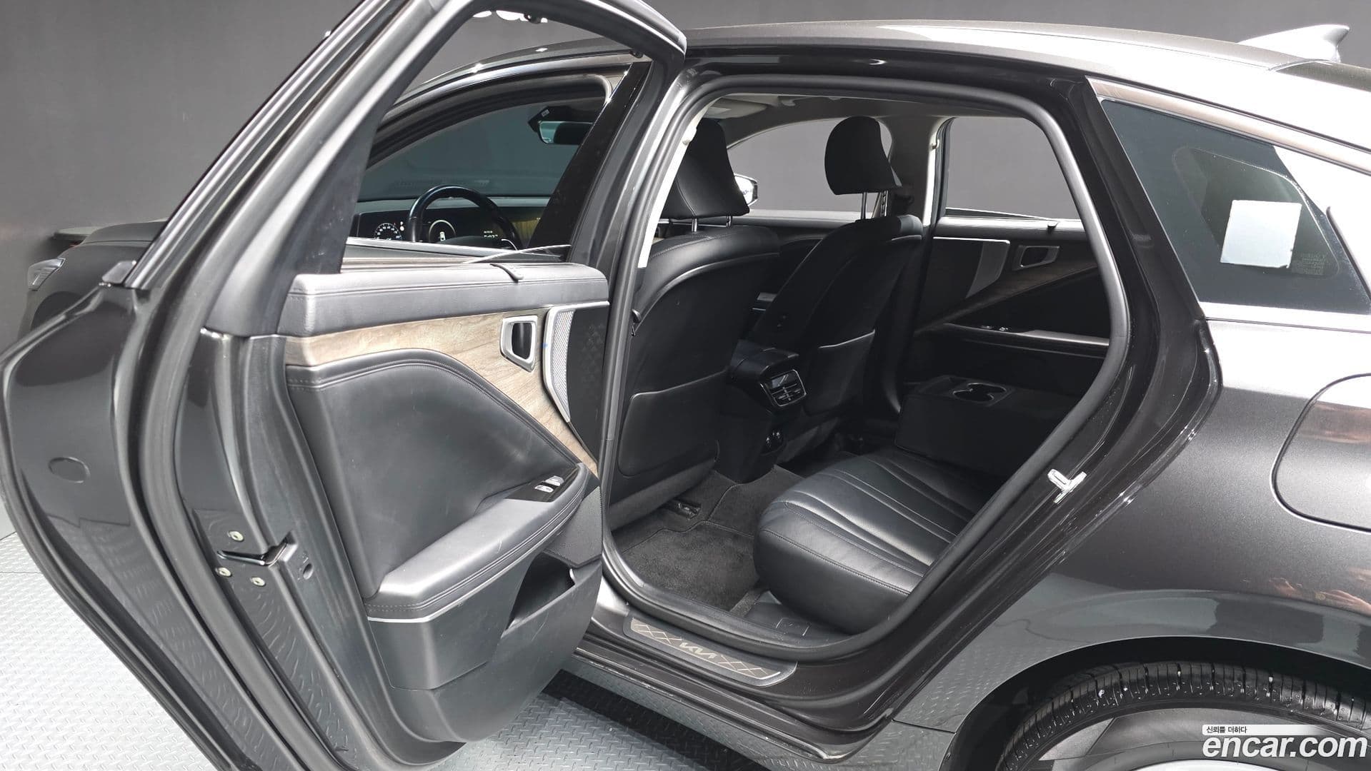 Main__Slider__Photo:K8 Kia 2021.10-10