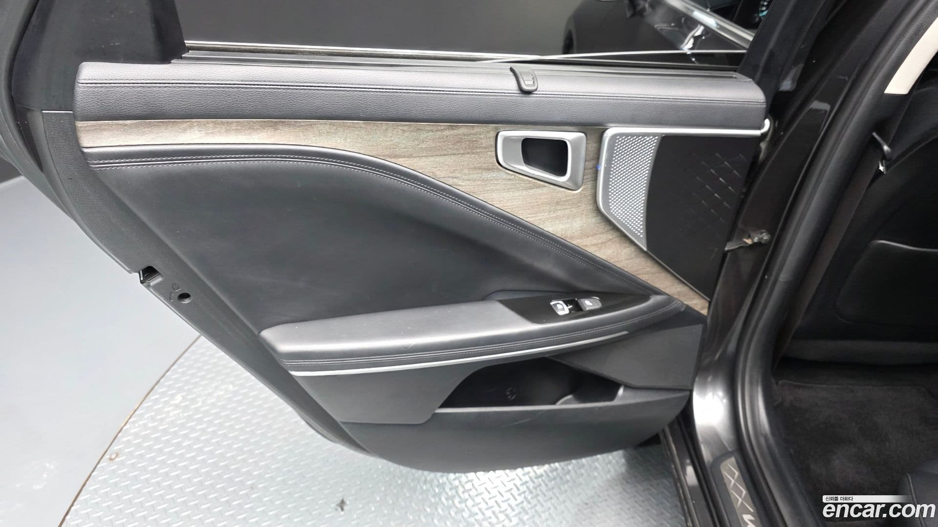 Main__Slider__Photo:K8 Kia 2021.10-24