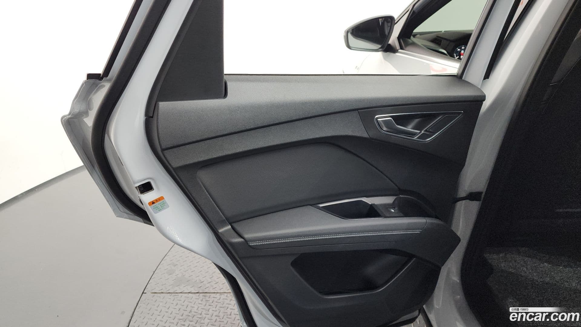Main__Slider__Photo:Q4 e-tron Audi 2022.9-24