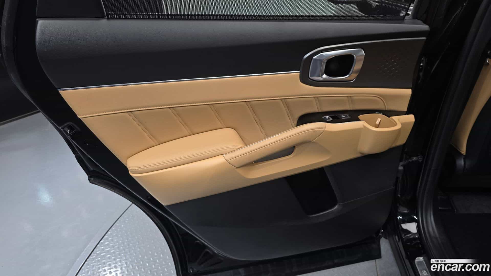 Sorento Kia 2023.6-INNER-035