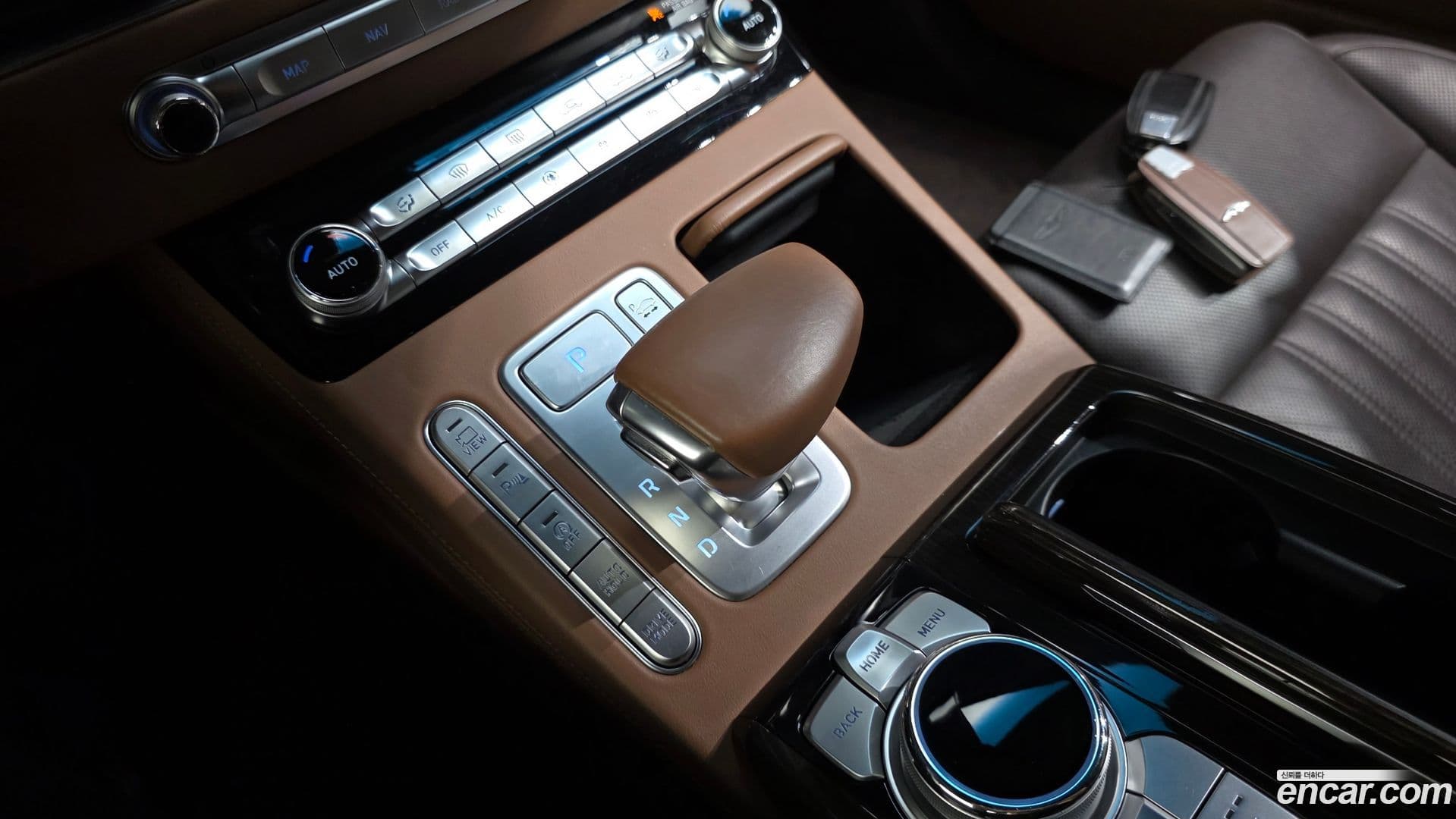 Main__Slider__Photo:G90 Genesis 2019.5-8