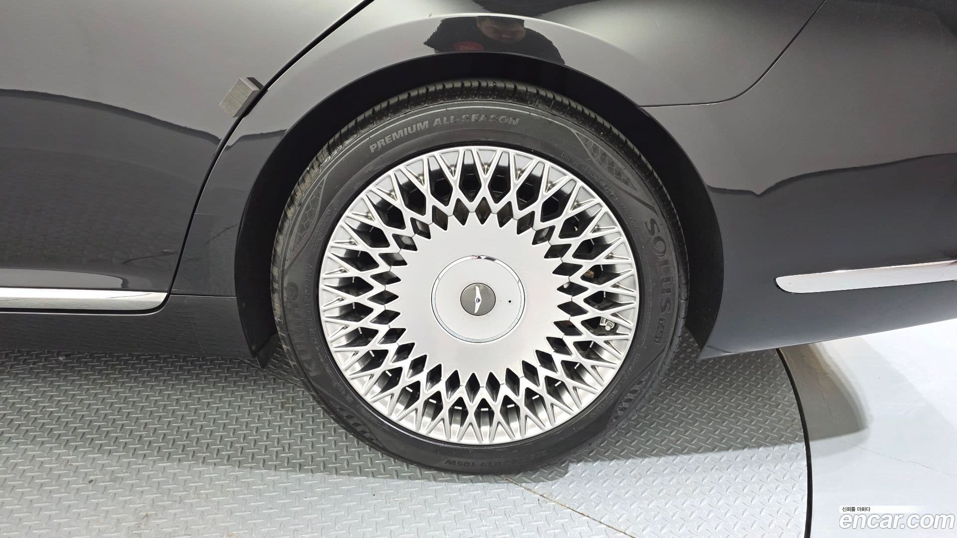 Main__Slider__Photo:G90 Genesis 2019.5-20