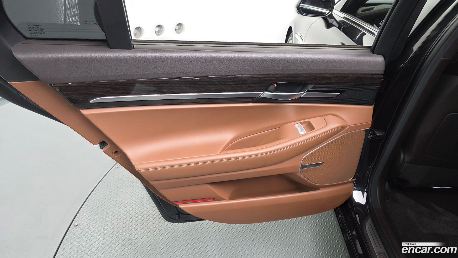 Main__Slider__Photo:G90 Genesis 2019.5-24