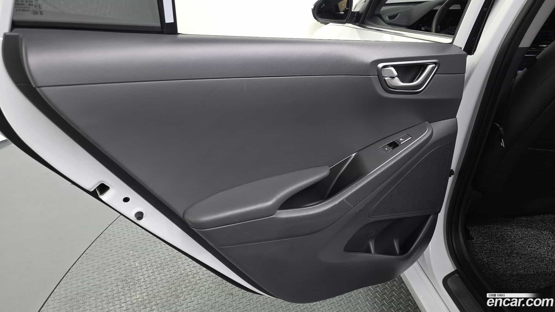 Ioniq Hyundai 2020.8-INNER-035