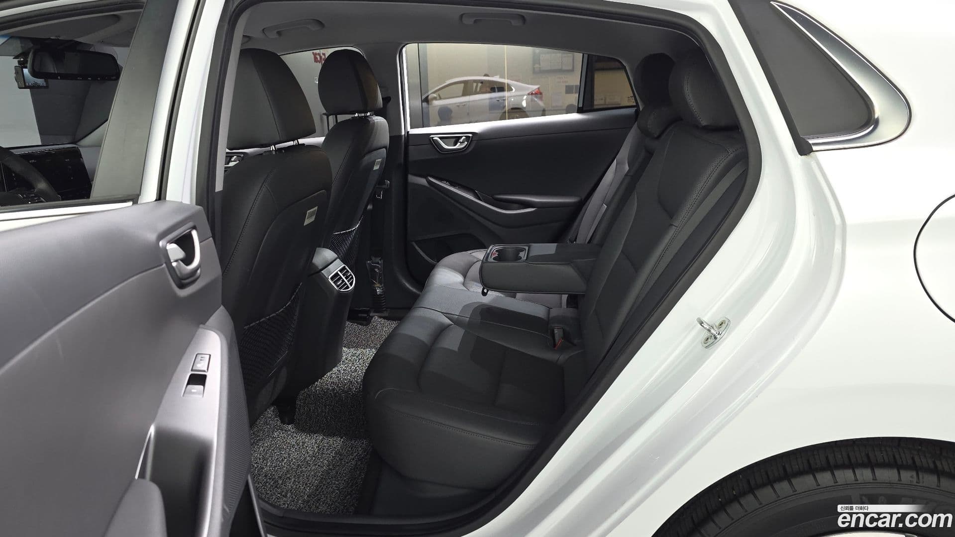 Main__Slider__Photo:Ioniq Hyundai 2020.8-25