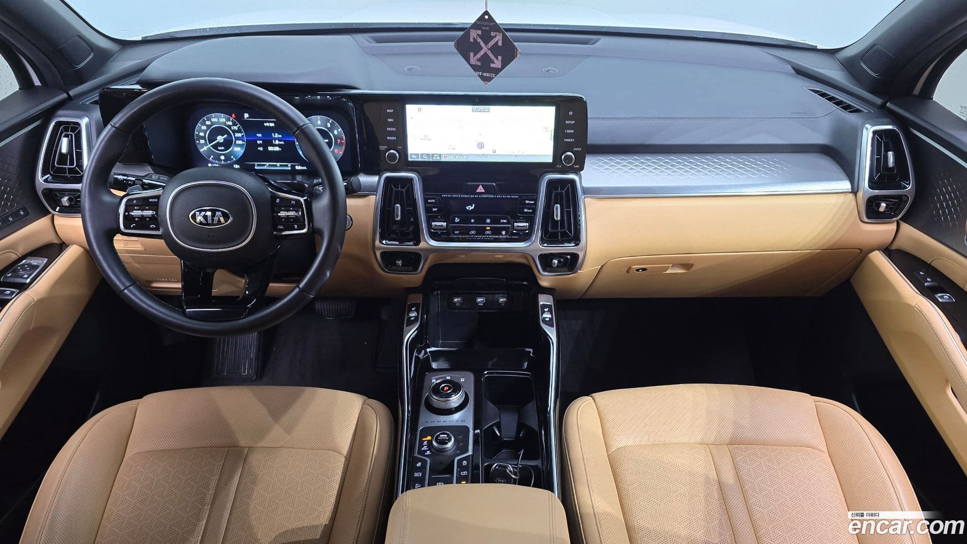 Main__Slider__Photo:Sorento Kia 2021.0-6