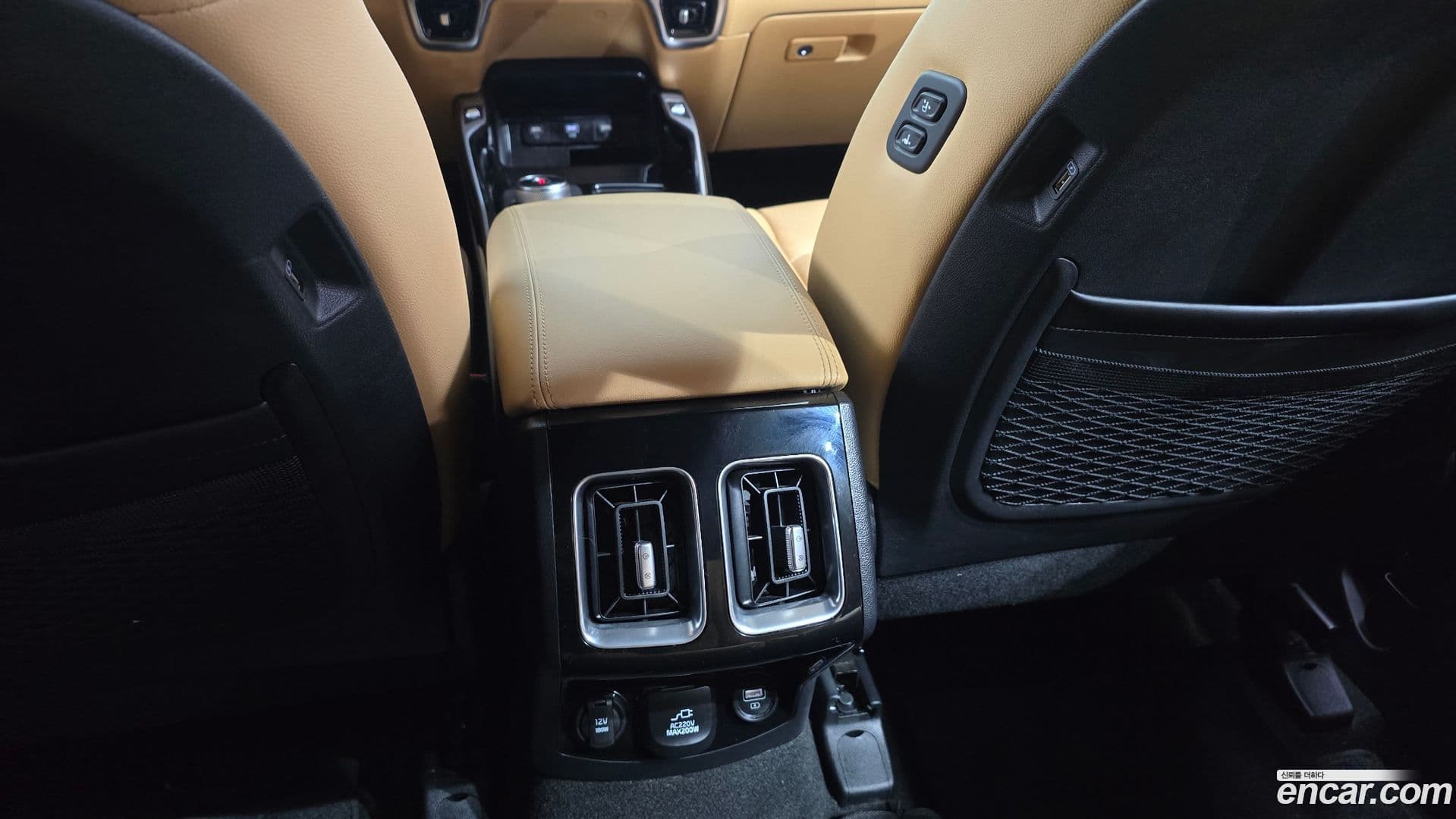 Main__Slider__Photo:Sorento Kia 2021.0-29