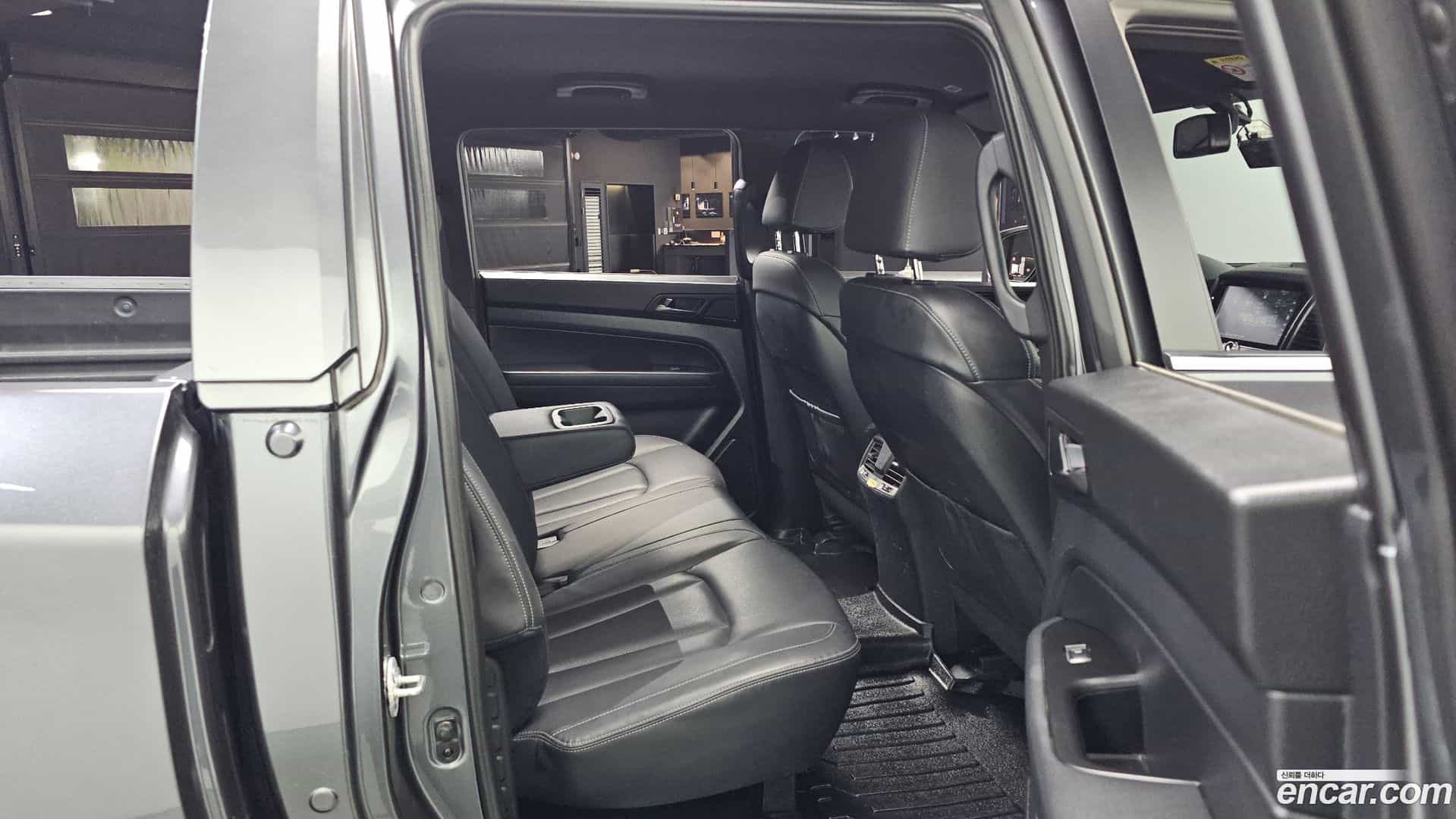 Rexton KG Mobility 2021.0-INNER-036