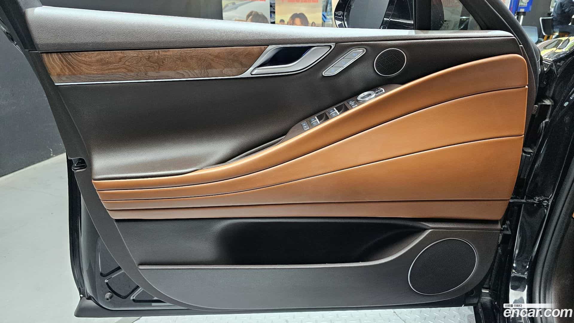 G80 Genesis 2023.3-INNER-034