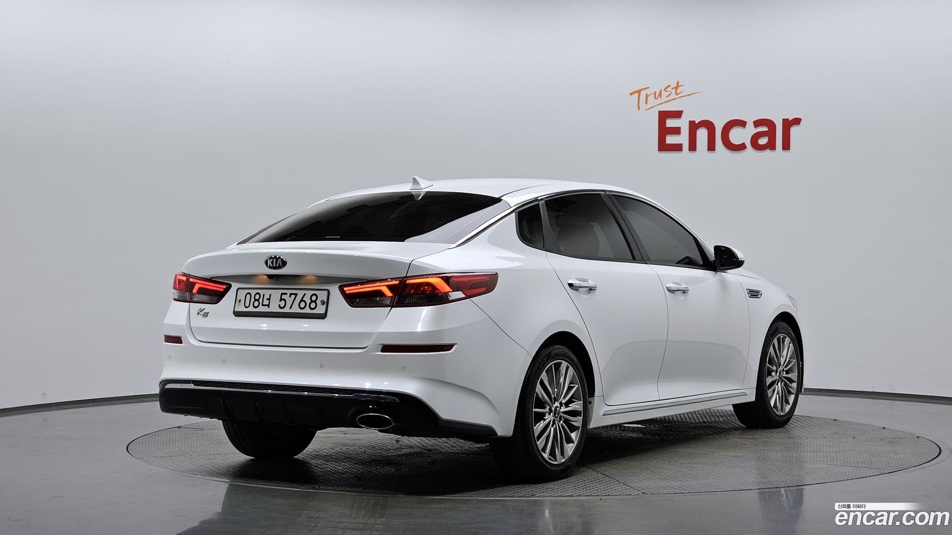 Main__Slider__Photo:K5 Kia 2019.5-1