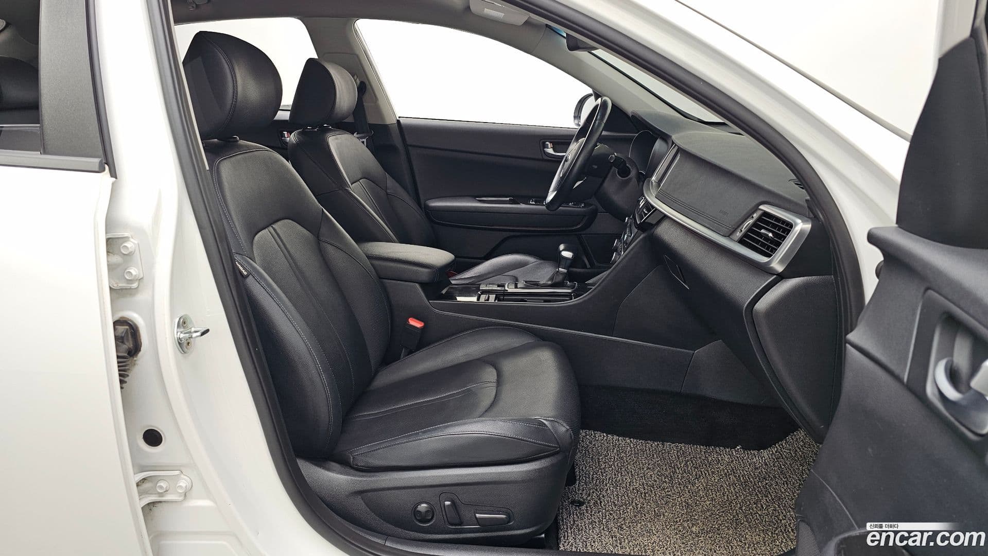 Main__Slider__Photo:K5 Kia 2019.5-10