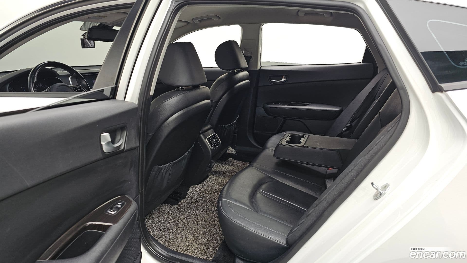 Main__Slider__Photo:K5 Kia 2019.5-11
