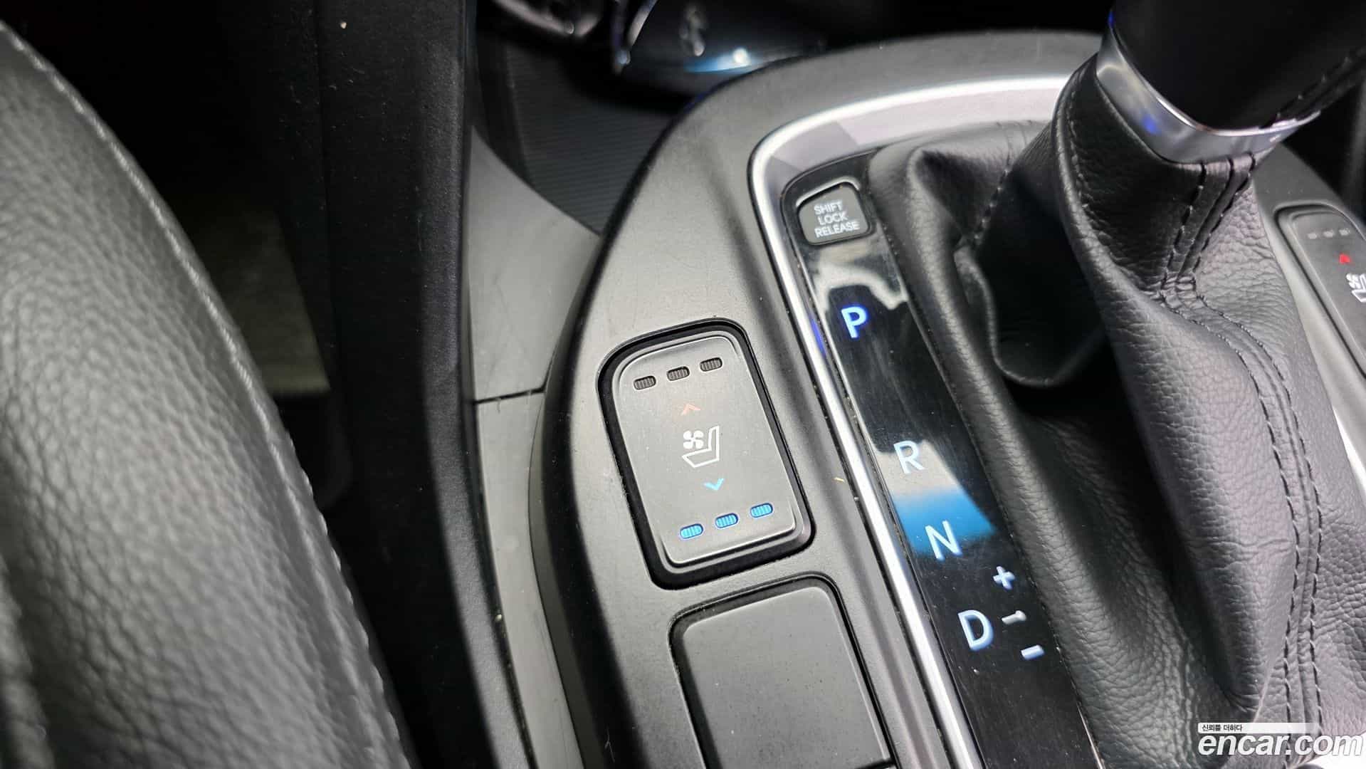 Santafe Hyundai 2016.2-OPTION-024
