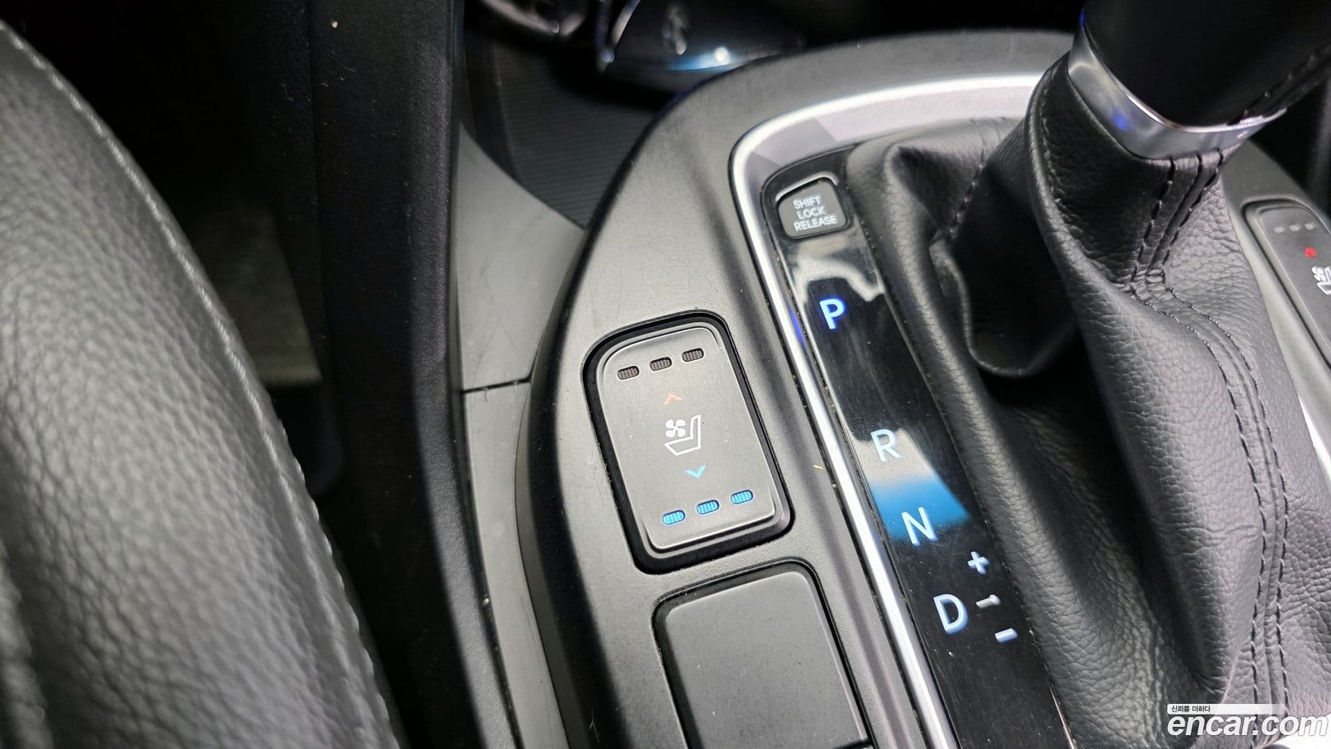 Main__Slider__Photo:Santafe Hyundai 2016.2-19