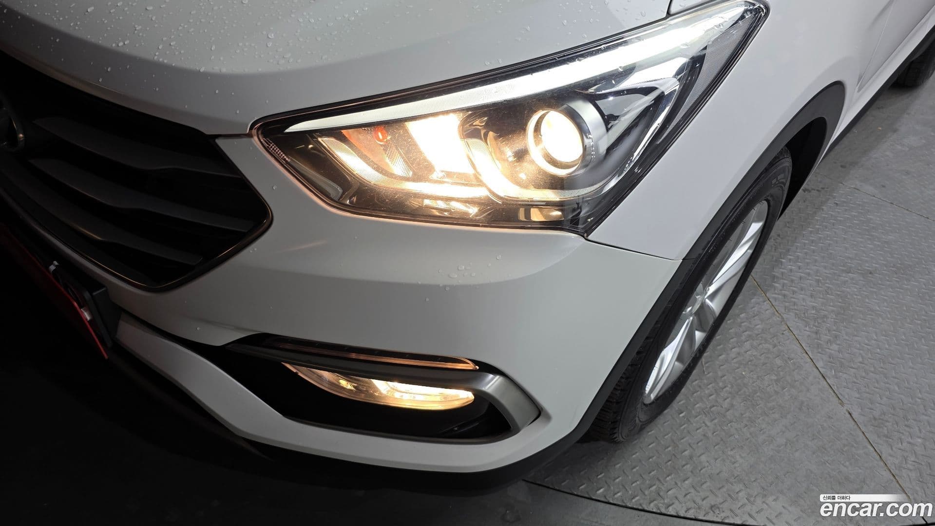 Main__Slider__Photo:Santafe Hyundai 2016.2-21